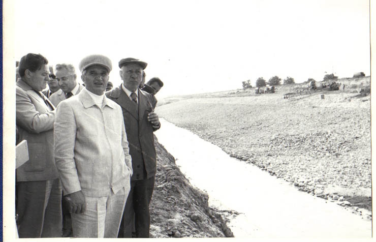 Regimul din România socialistă și obsesia pentru excavatoare străine